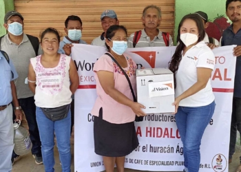 World Vision México acude al auxilio de pequeños productores de Café Pluma donando motosierras