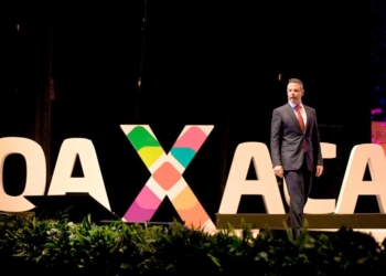 Rinde Alejandro Murat su 6to Informe de Gobierno en imponente recinto cultural recién construido