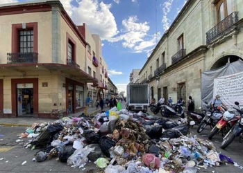 Urge DDHPO solución integral al problema de saneamiento de la capital