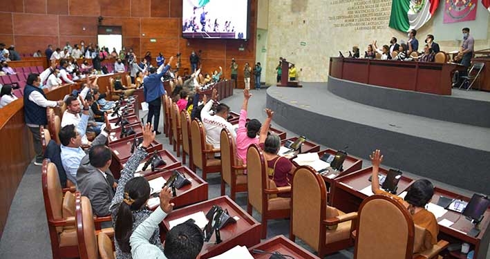 Solo hasta los 60 años adultos mayores estarán obligados a prestar servicio en su comunidad