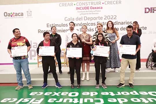 Incude Oaxaca cumple con estímulos económicos a deportistas y entrenadores