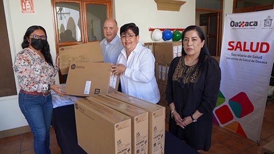 Entrega Titular de SSO equipo de cómputo para áreas de Salud