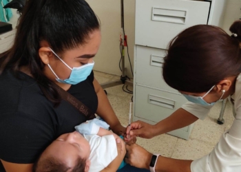 Recomienda IMSS Oaxaca aprovechar temporada vacacional para completar esquema de vacunación en menores