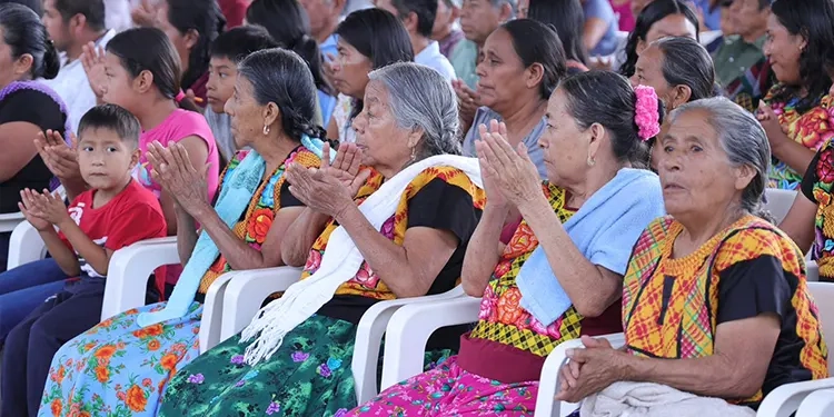 Reconocen a magistraturas del TEPJF en el Día de las Abogadas y Abogados