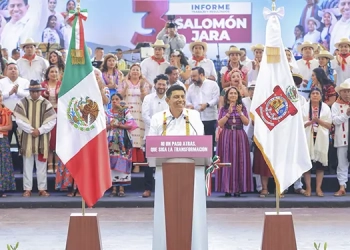 FGEO rescata a niña, la regresa con su  madre y detiene a dos familiares