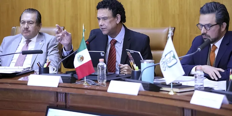 FGEO rescata a niña, la regresa con su  madre y detiene a dos familiares