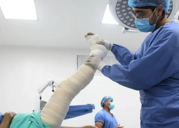 FGEO rescata a niña, la regresa con su  madre y detiene a dos familiares