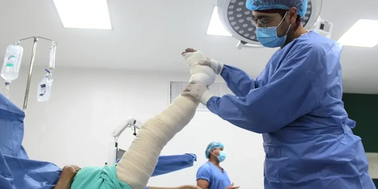 FGEO rescata a niña, la regresa con su  madre y detiene a dos familiares